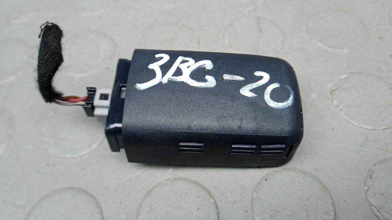 датчик дождя Toyota C-HR 1 поколение AX10 2017, 1.2 л., бензин - фото №1