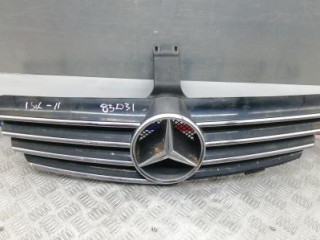 решетка радиатора Mercedes-Benz CLK-Класс C209/A209 2003, 3.2 л., бензин, АКПП, кабриолет