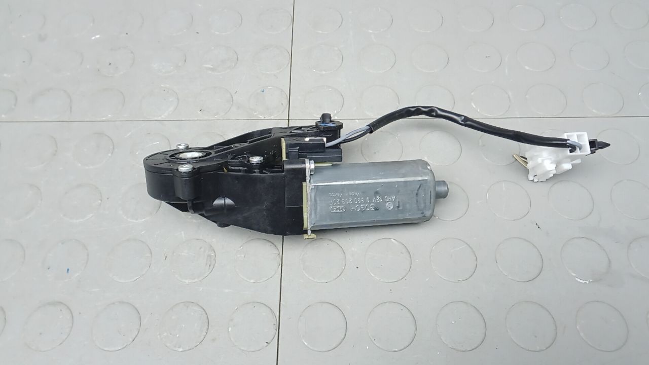 Моторчик сидения передний Mercedes-Benz M-Класс W164 2007, 3.0 л., дизель, внедорожник 5 дв. - фото №1