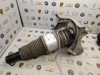 амортизатор передний левый Porsche Macan 1 поколение [рестайлинг] 2020, 3.0 л., бензин, АКПП, 95B616039R