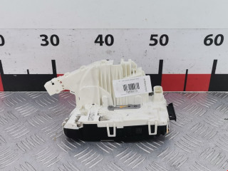 замок двери передней левой Mercedes-Benz E-Класс W212/S212/C207/A207 2012, 2.1 л., АКПП, универсал, A2047203735