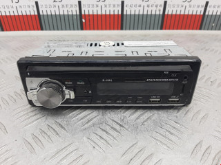 магнитола Renault Megane 1 поколение [рестайлинг] 2002, 1.4 л., МКПП, хетчбэк 5 дв.