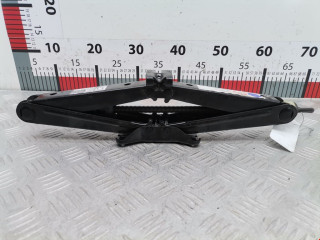 домкрат Mercedes-Benz A-Класс W168 2000, 1.4 л., МКПП, хетчбэк 5 дв., 51776309