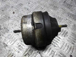 подушка крепления двигателя Volkswagen Passat B5 1998, 8D0199382AE