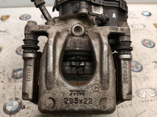 суппорт задний правый Infiniti QX30 1 поколение 2018, 2.0 л., бензин