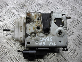 замок двери передней левой Audi A3 8L [рестайлинг] 2002, 1.9 л., дизель, МКПП, хетчбэк 5 дв., 8L1837015A