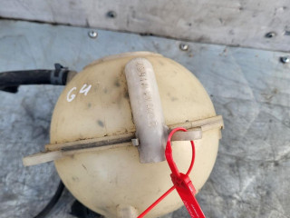 бачок расширительный Volkswagen Golf 4 поколение 1998, 1.6 л., бензин, 5МКПП, хетчбэк 5 дв., 1J0121403B