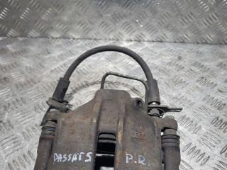 суппорт передний правый Volkswagen Passat B5 1999, 1.8 л., 5МКПП, синий, универсал