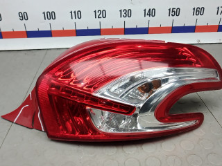 фонарь задний правый Peugeot 208 1 поколение 2012, 1.6 л., дизель, хетчбэк 5 дв.