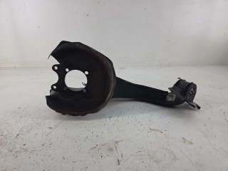 кулак задний правый BMW 2 серия Active Tourer F45 2015, 2.0 л., B48 A20 A, 6851580, 33326851580