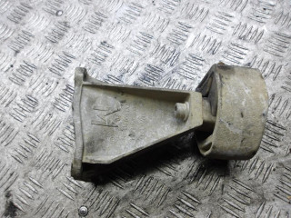 кронштейн КПП Volkswagen Passat B5 [рестайлинг] 2002, 1.6 л., бензин, МКПП, универсал, 8D0399113AB