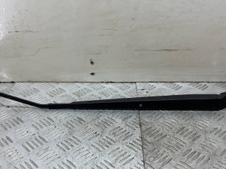 щеткодержатель (поводок стеклоочистителя, дворник) Nissan Micra 4 поколение (K13) 2011, 1.2 л., бензин, МКПП, хетчбэк 5 дв.