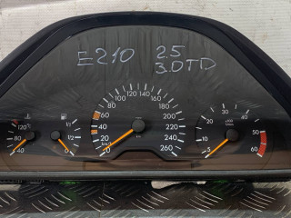 щиток приборов (приборная панель) Mercedes-Benz E-Класс W210/S210 1998, 2.5 л., дизель, 2105409647