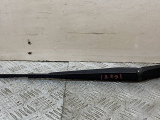 щеткодержатель (поводок стеклоочистителя, дворник) Nissan Micra 4 поколение (K13) 2011, 1.2 л., бензин, МКПП, хетчбэк 5 дв.