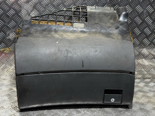 бардачок Audi A4 B5 1998, 1.8 л., бензин, 5МКПП, черный, универсал, 8D1857035