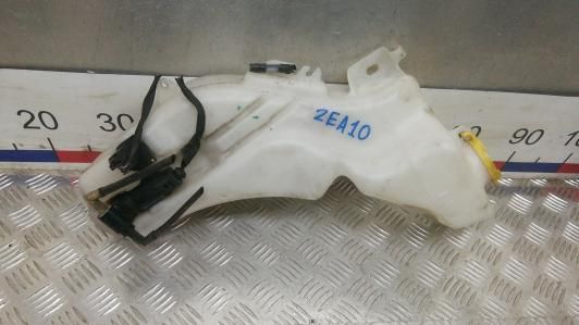 насос (моторчик) омывателя стекла Dodge Journey 1 поколение 2010, 2.0 л., дизель, МКПП, внедорожник 5 дв. - фото №1