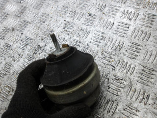 подушка крепления двигателя Volkswagen Passat B5 1998