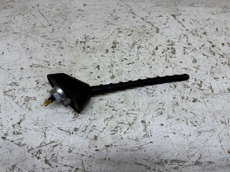 антенна Hyundai Tucson 2 поколение 2012 - фото №1