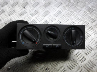 блок управления печки / климат-контроля Volkswagen Golf 4 поколение 2003, 1.4 л., бензин, МКПП, хетчбэк 5 дв., 1J0820045F