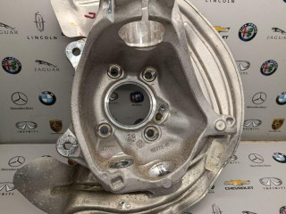 кулак поворотный левый BMW 2023, 2.0 л., бензин, 416, 6882597, 688259703L