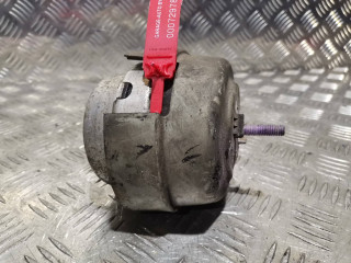 подушка крепления двигателя Audi A4 B7 2006, 2.0 л., BRE, дизель, 6МКПП, универсал, 8E0199382