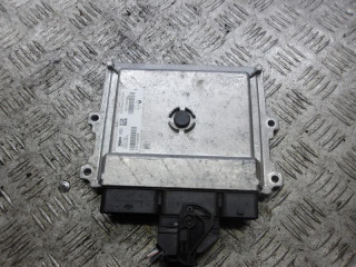 блок управления двигателем Dacia Sandero 2 поколение 2013, 0.9 л., бензин, МКПП, хетчбэк 5 дв., 237103008R