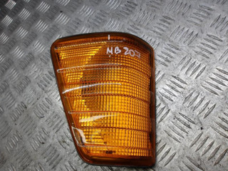 поворотник правый Mercedes-Benz T1 207-210D 1984