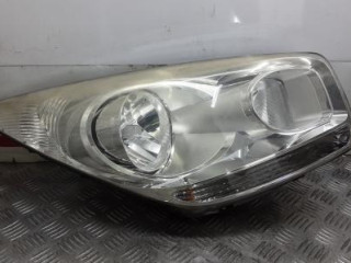 фара правая Kia Venga 1 поколение 2011, 1.4 л., CRDi, дизель, МКПП, хетчбэк 5 дв., 921021P500