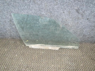 стекло двери передней правой Volkswagen Passat B3 1989