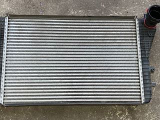 интеркулер Volkswagen Passat B6 2007, 2.0 л., дизель, 5МКПП