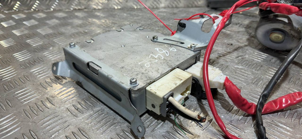 блок управления электроусилителя руля Toyota Avensis 3 поколение (T270) 2010, 1.8 л., 2ZR-FXE, бензин, 6МКПП, универсал - фото №1