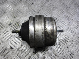 подушка крепления двигателя Volkswagen Passat B5 1998, 8D0199382AE