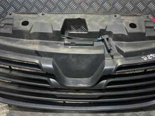 решетка радиатора Renault Trafic 3 поколение 2015, 1.6 л., R9M 450, дизель, 6МКПП, микроавтобус