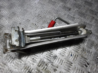 домкрат Audi A4 B5 [рестайлинг] 2001, 8E0011031