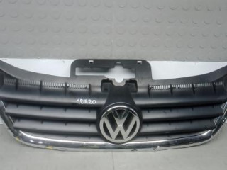 решетка радиатора Volkswagen Touran 1 поколение 2004, 2.0 л., бензин, минивэн