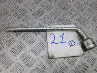 ключ колесный (балонный) Mazda 6 1 поколение [рестайлинг] 2006, 2.0 л., бензин, МКПП, хетчбэк 5 дв.