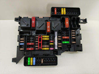 блок предохранителей BMW 2 серия Active Tourer F45 2015, 2.0 л., бензин, АКПП, передний привод, 9270354