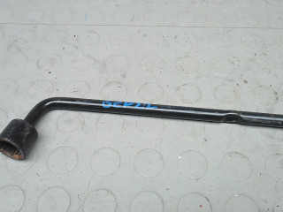 ключ колесный (балонный) Nissan Almera Tino V10 [рестайлинг] 2005, 1.8 л., бензин, минивэн