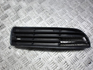 заглушка (решетка) в бампер Audi A4 B5 1995, 2.6 л., бензин, МКПП, седан, 8D0807346B