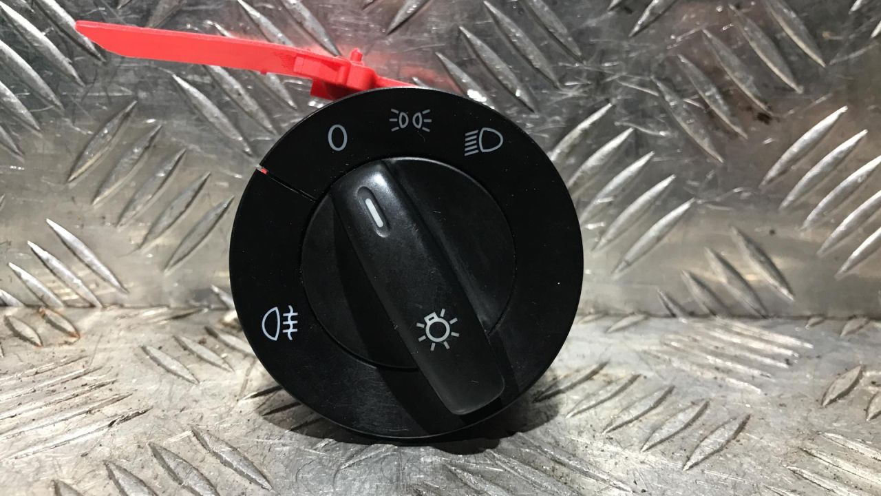 переключатель света Volkswagen Touran 1 поколение 2006, 2.0 л., дизель, МКПП, 1T0941431T - фото №1