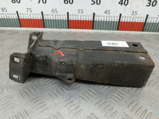 кронштейн переднего бампера Mercedes-Benz CLS-Класс C219 2007, 3.2 л., АКПП, купе