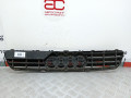 решетка радиатора Audi A3 8L 1996, 1.9 л., МКПП, хетчбэк 3 дв., 8L0807667 - фото №2