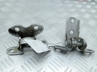 петля двери Toyota 2006, 1.5 л., АКПП, хетчбэк 5 дв., 6876020120