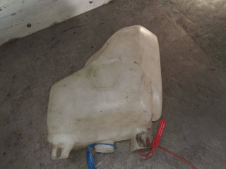 бачок омывателя Volkswagen Golf 3 поколение 1996, 1.6 л., 5МКПП, хетчбэк 5 дв.