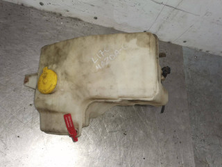 бачок омывателя Mazda 6 GG [рестайлинг] 2005, 2.0 л., дизель, 5МКПП, красный, универсал