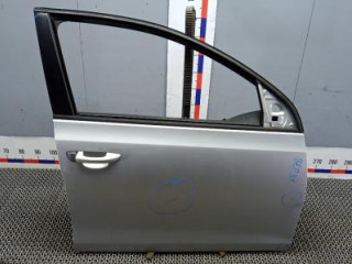 дверь передняя правая Volkswagen Golf 6 поколение 2009, 2.0 л., дизель, хетчбэк 5 дв., 5K4831056H