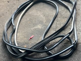 уплотнитель двери Renault Talisman 1 поколение 2018, 1.5 л., дизель, 6МКПП, седан