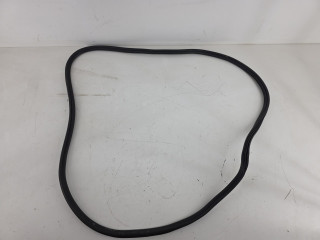 уплотнитель двери Audi A4 B8 [рестайлинг] 2014, 1.8 л., CJEB, бензин, белый, передний привод, 8K0831721G