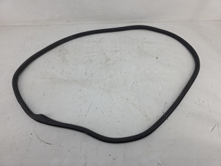 уплотнитель двери Volvo V40 2 поколение [рестайлинг] 2017, 2.0 л., B 4204 T19, бензин, АКПП, белый, хетчбэк 5 дв., передний привод, правый руль, 31457615