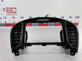 дефлектор обдува салона Nissan Juke YF15 [рестайлинг] 2014, 1.5 л., МКПП, внедорожник 5 дв., 687501KE0A